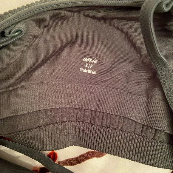 Aerie one shoulder sports bra 💚 - Picture 4 of 4